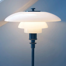 Louis Poulsen PH 2/1 Glass Table Lamp – Versatile Table Lamp in Glossy Blue