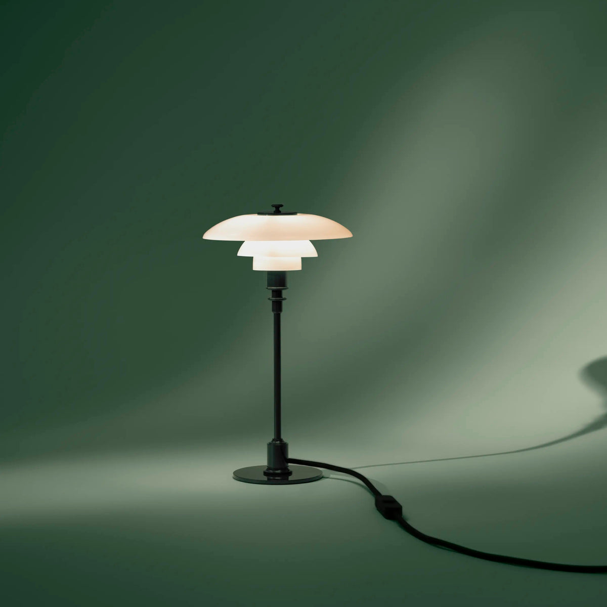 Louis Poulsen PH 2/1 Glass Table Lamp – Elegant Table Lamp in Glossy Green