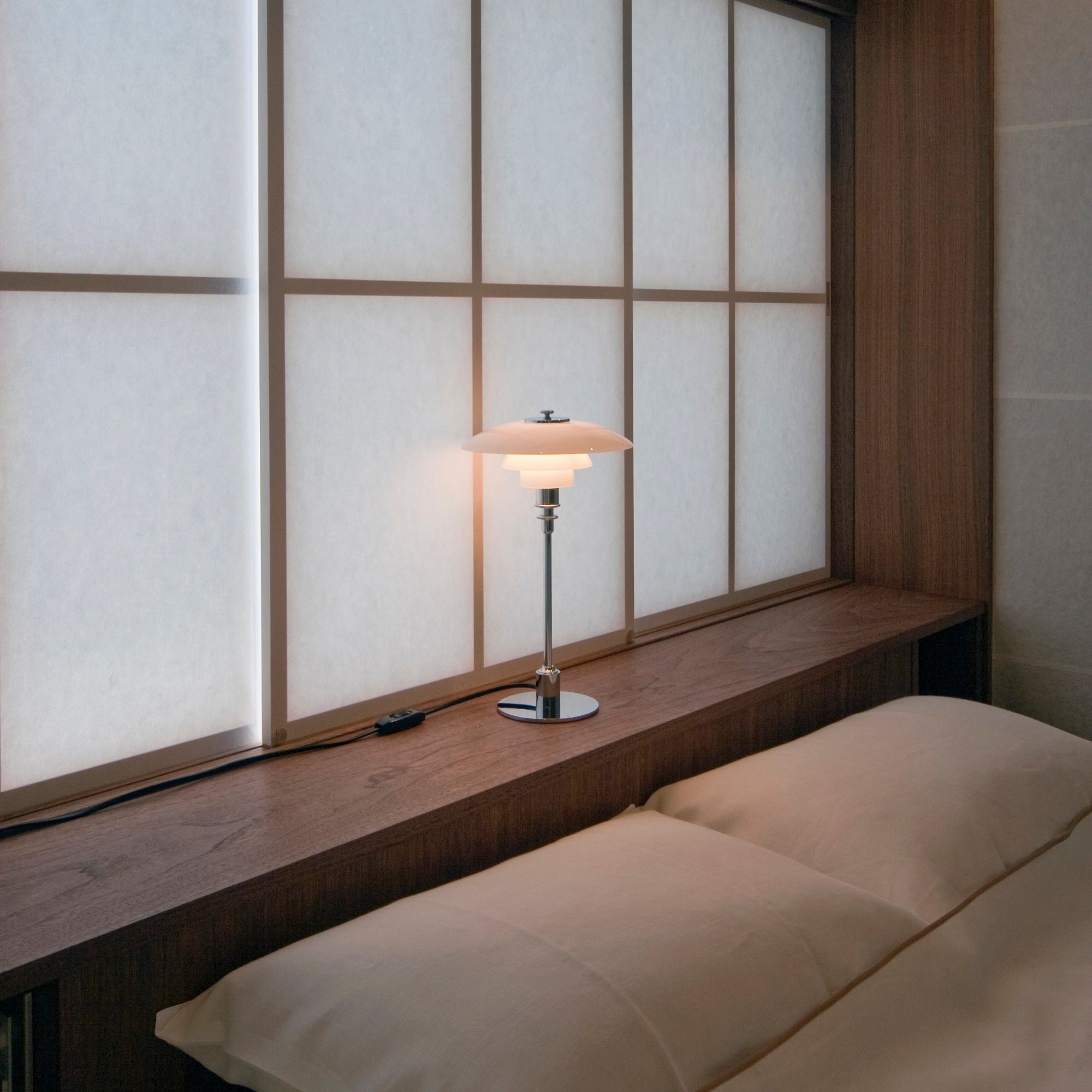 Louis Poulsen PH 2/1 Glass Table Lamp – Elegant Table Lamp