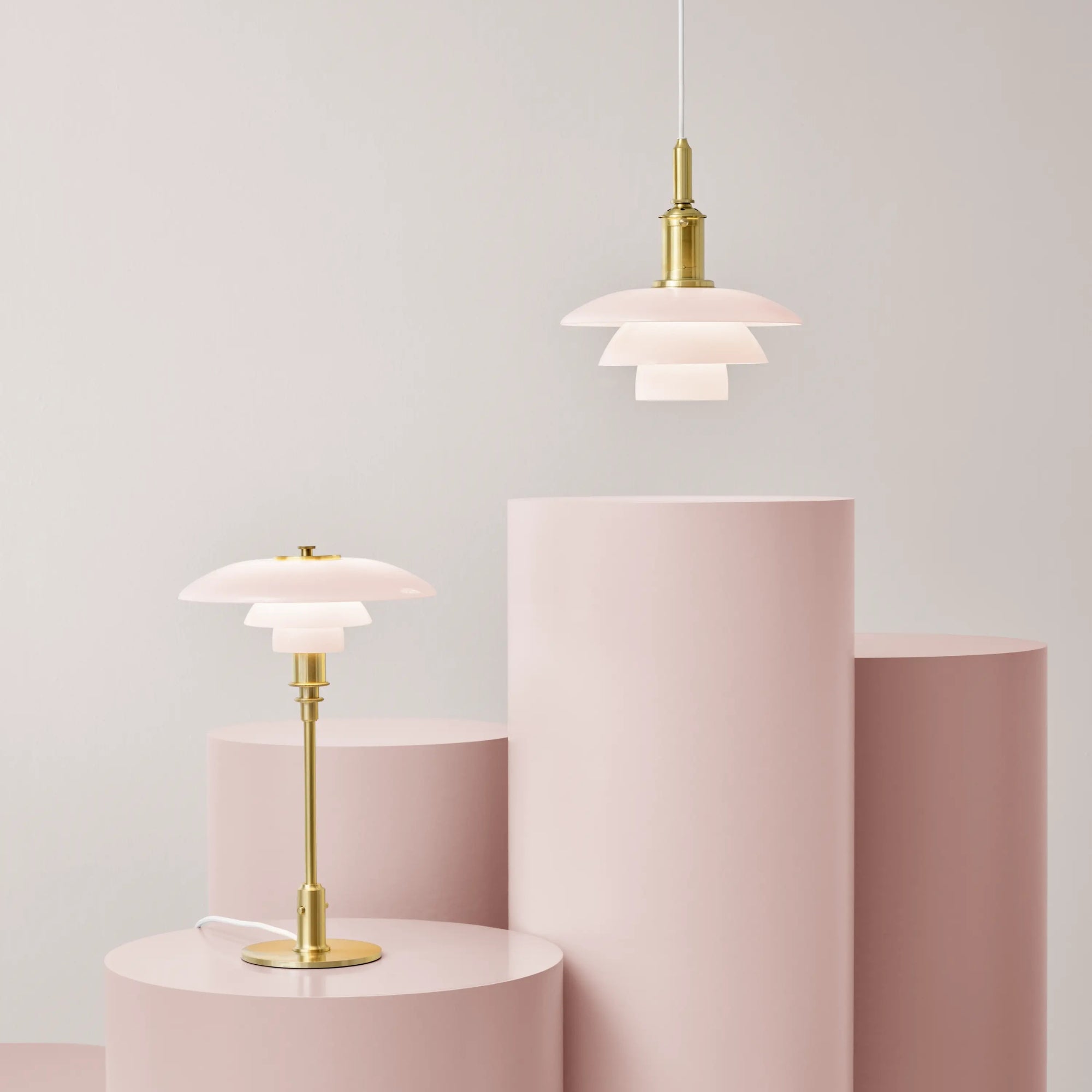 Louis Poulsen PH 2/1 Glass Table Lamp – Contemporary Table Lamp in Pale Rose