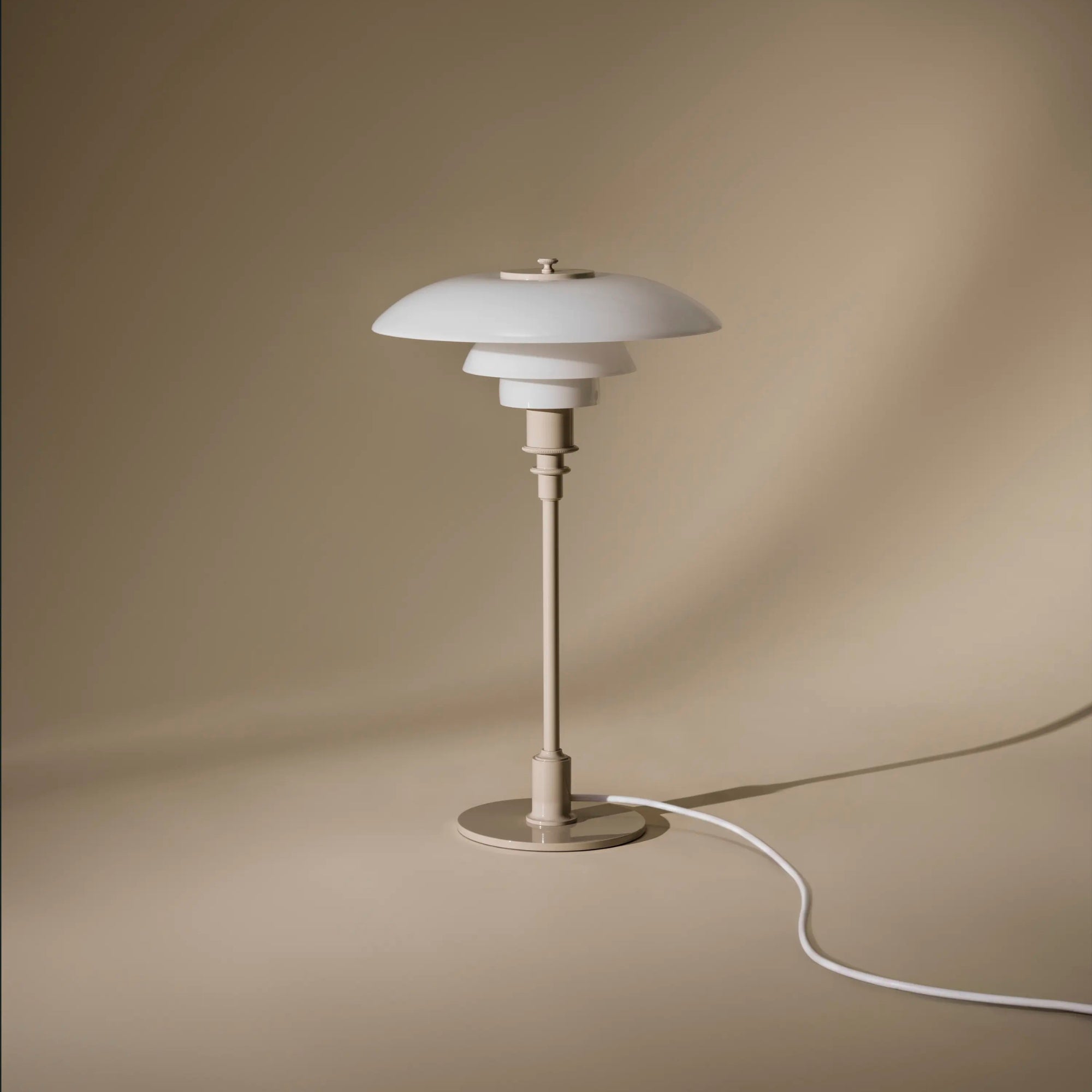 Louis Poulsen PH 3/2 Glass Table Lamp – Contemporary Table Lamp in Beige