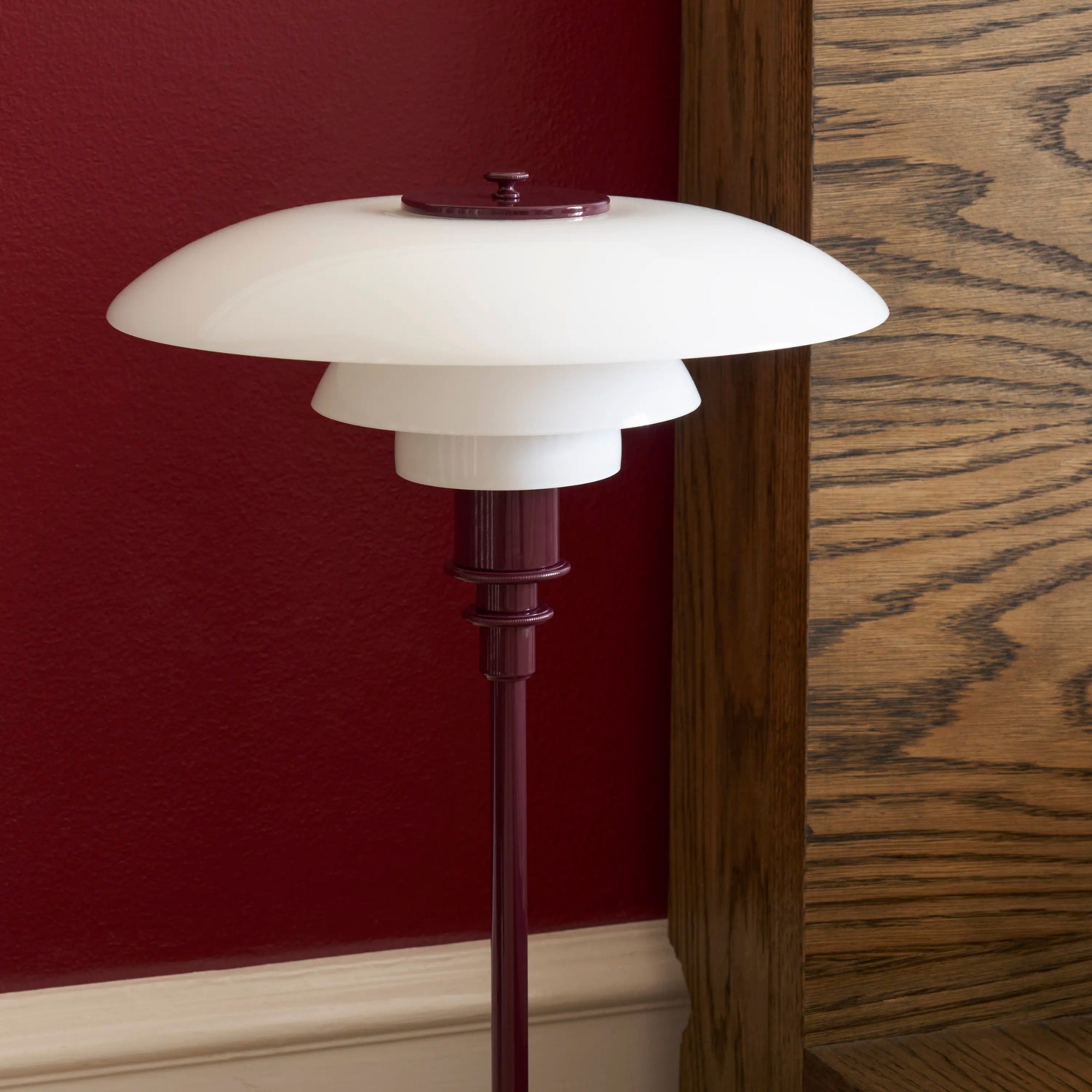 Louis Poulsen PH 3/2 Glass Table Lamp – Handcrafted Table Lamp in Burgundy