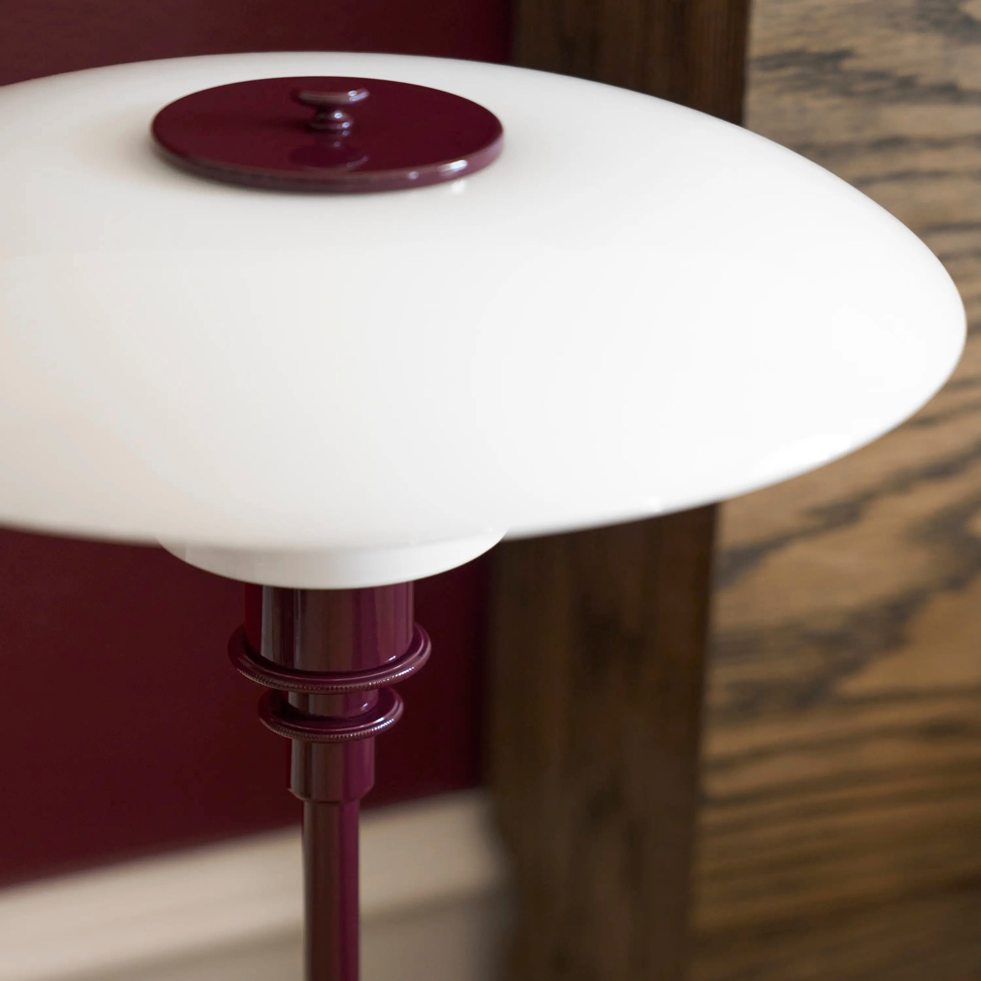 Louis Poulsen PH 3/2 Glass Table Lamp – Minimalist Table Lamp in Burgundy