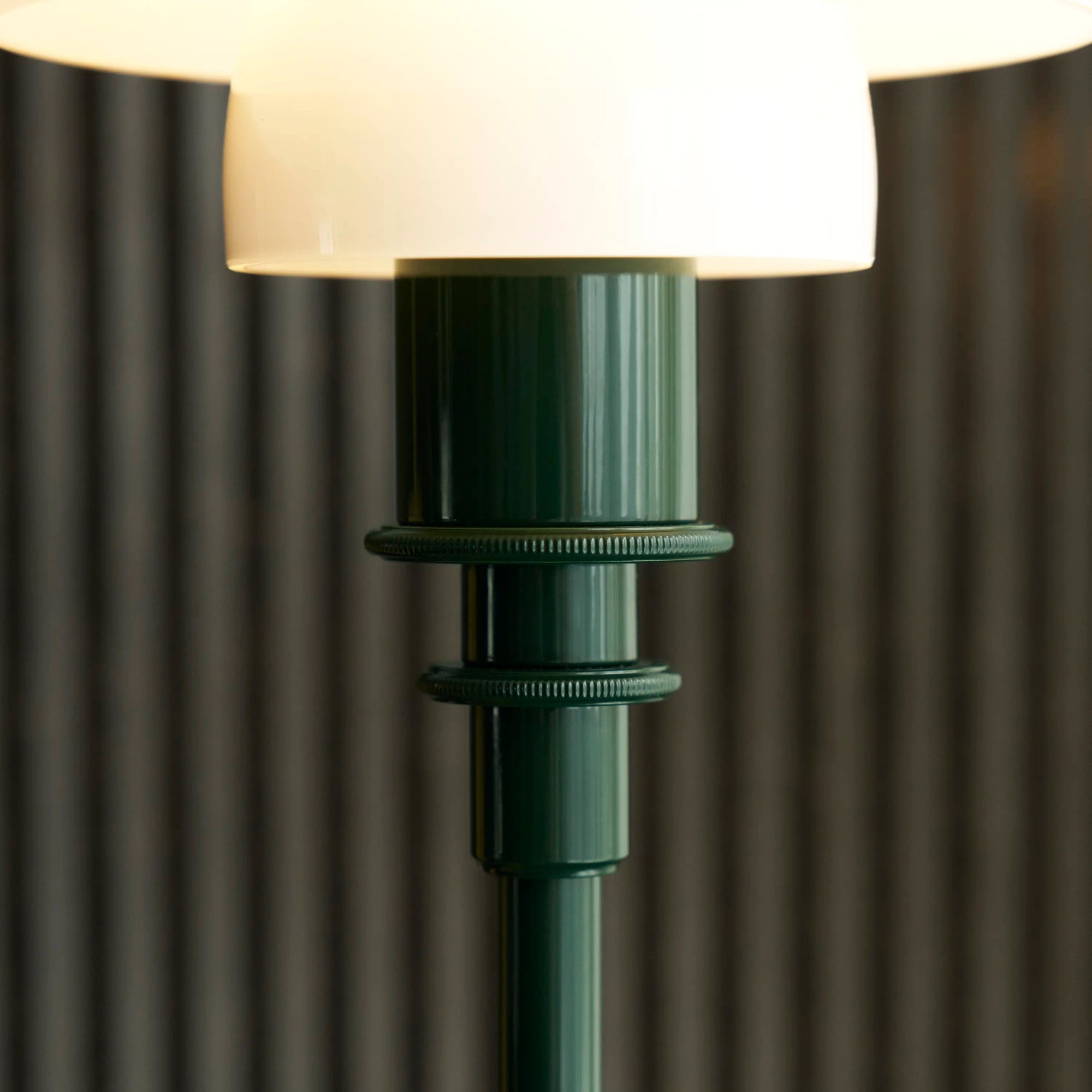 Louis Poulsen PH 3/2 Glass Table Lamp – Danish Table Lamp in Green