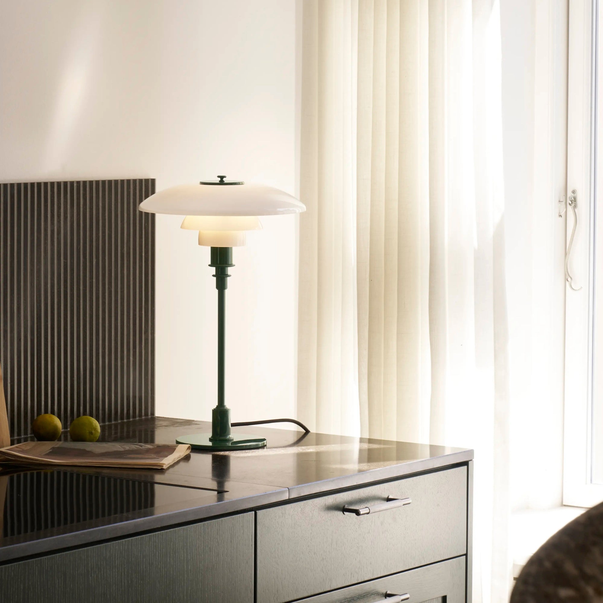 Louis Poulsen PH 3/2 Glass Table Lamp – Indoor Table Lamp in Green