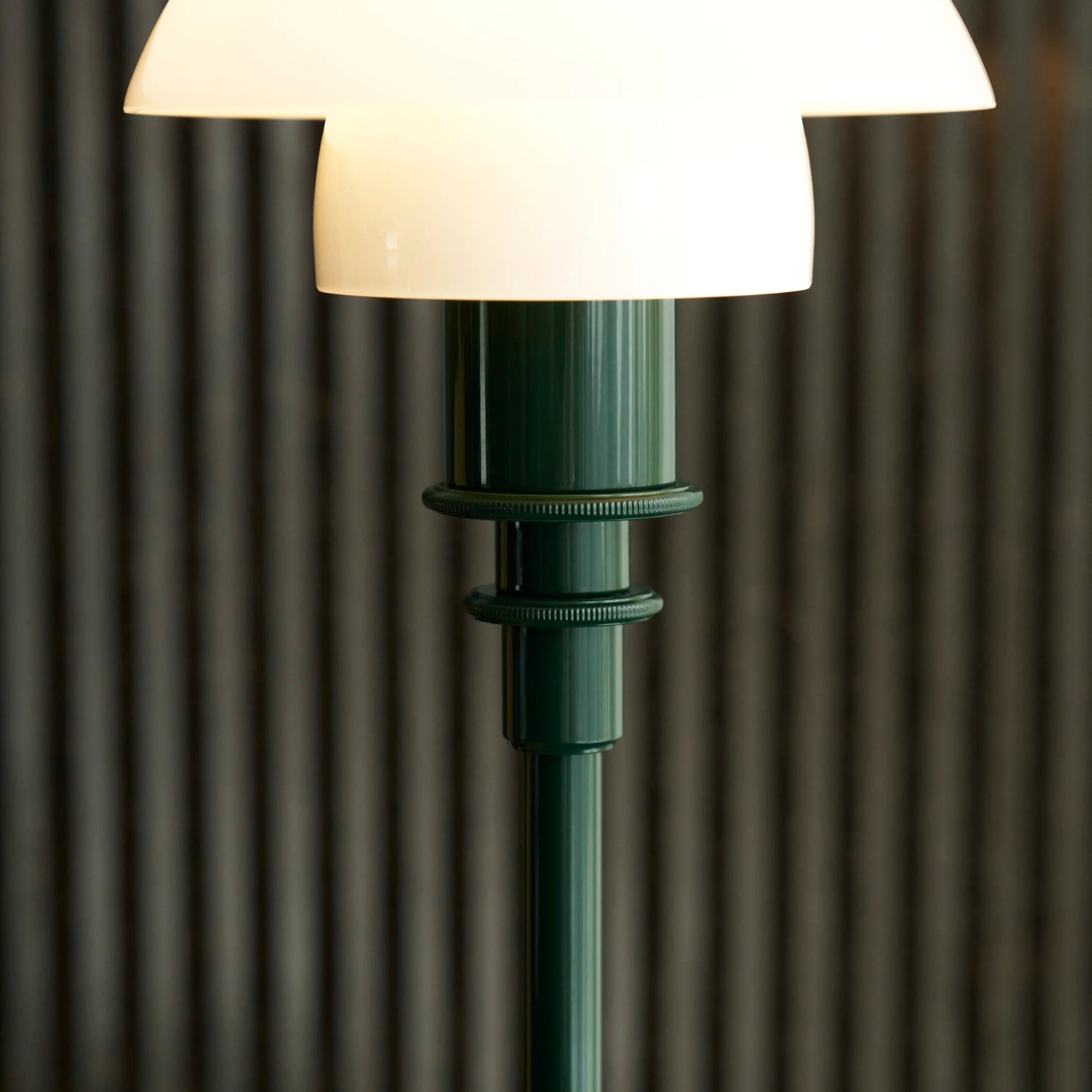 Louis Poulsen PH 3/2 Glass Table Lamp – Handcrafted Table Lamp in Green