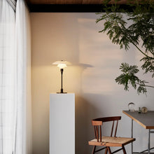 Louis Poulsen PH 3/2 Glass Table Lamp – Indoor Table Lamp in Black