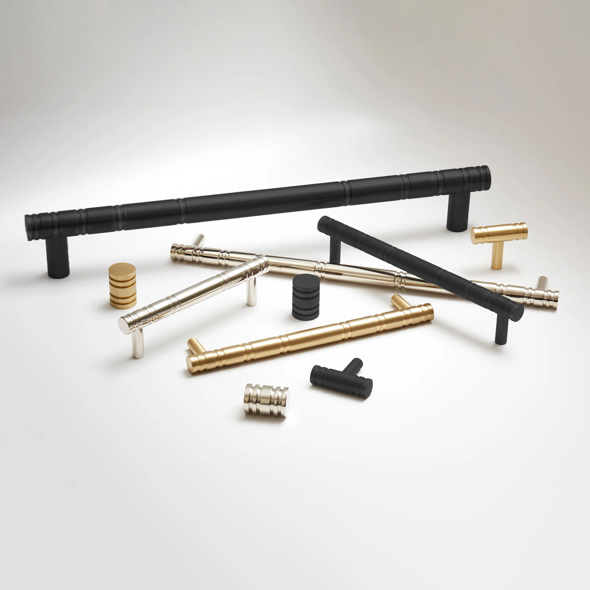 Nester Hardware Nest Studio Appliance Hardware Reveal-18 Handle | DSHOP