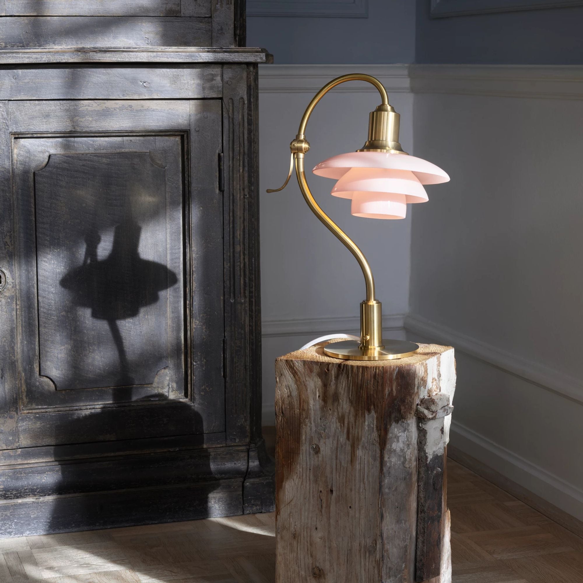 PH 2/2 Question Mark Table Lamp - Pale Rose | Louis Poulsen | DSHOP