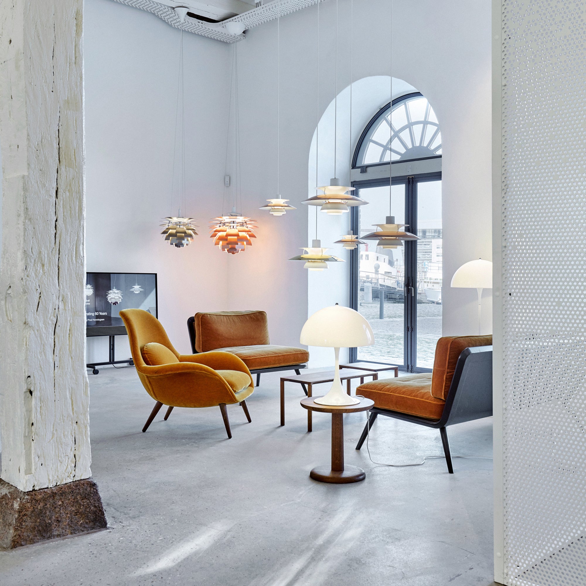 Panthella Floor Lamp | Louis Poulsen | DSHOP