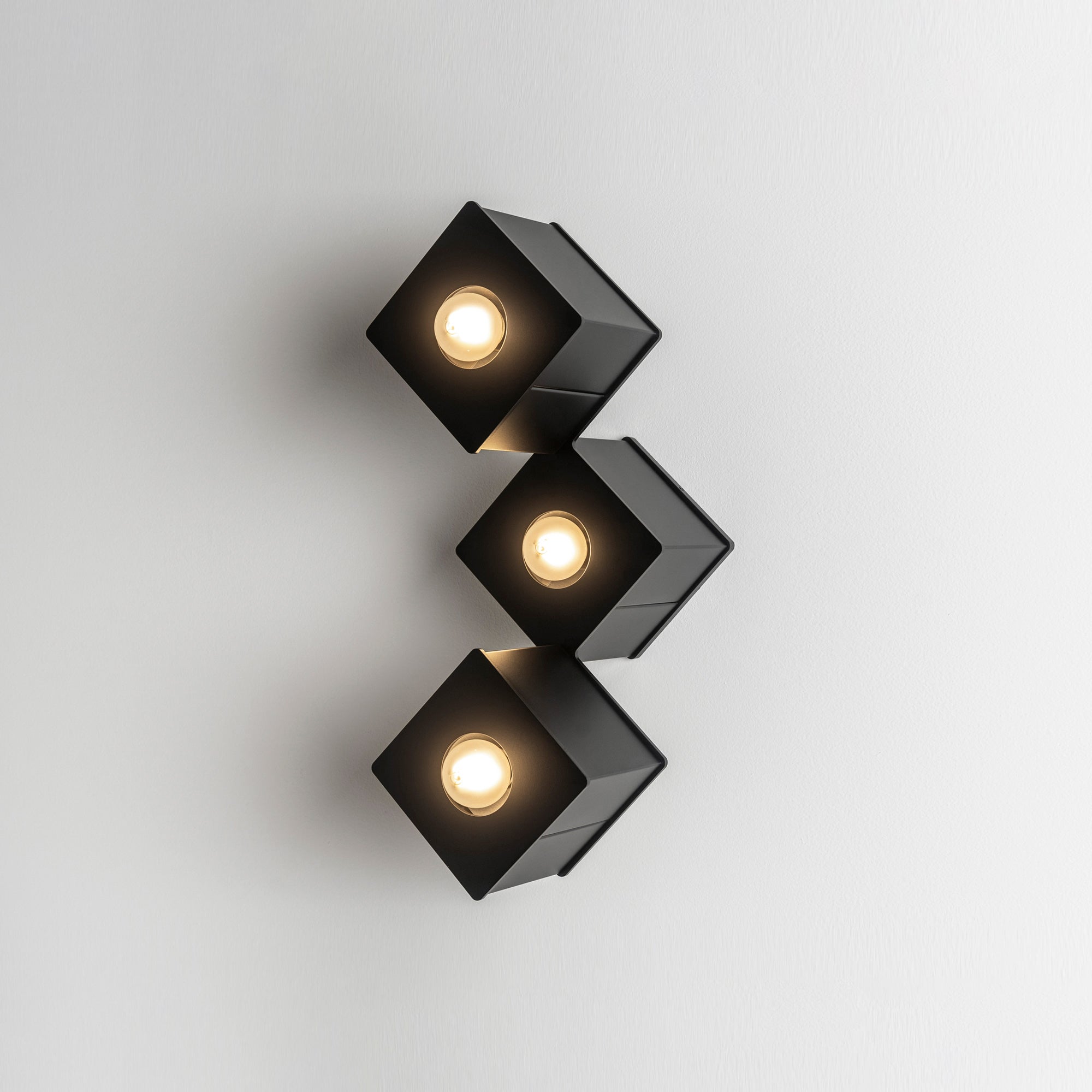 Dunn Tetra III Flush Mount | DSHOP