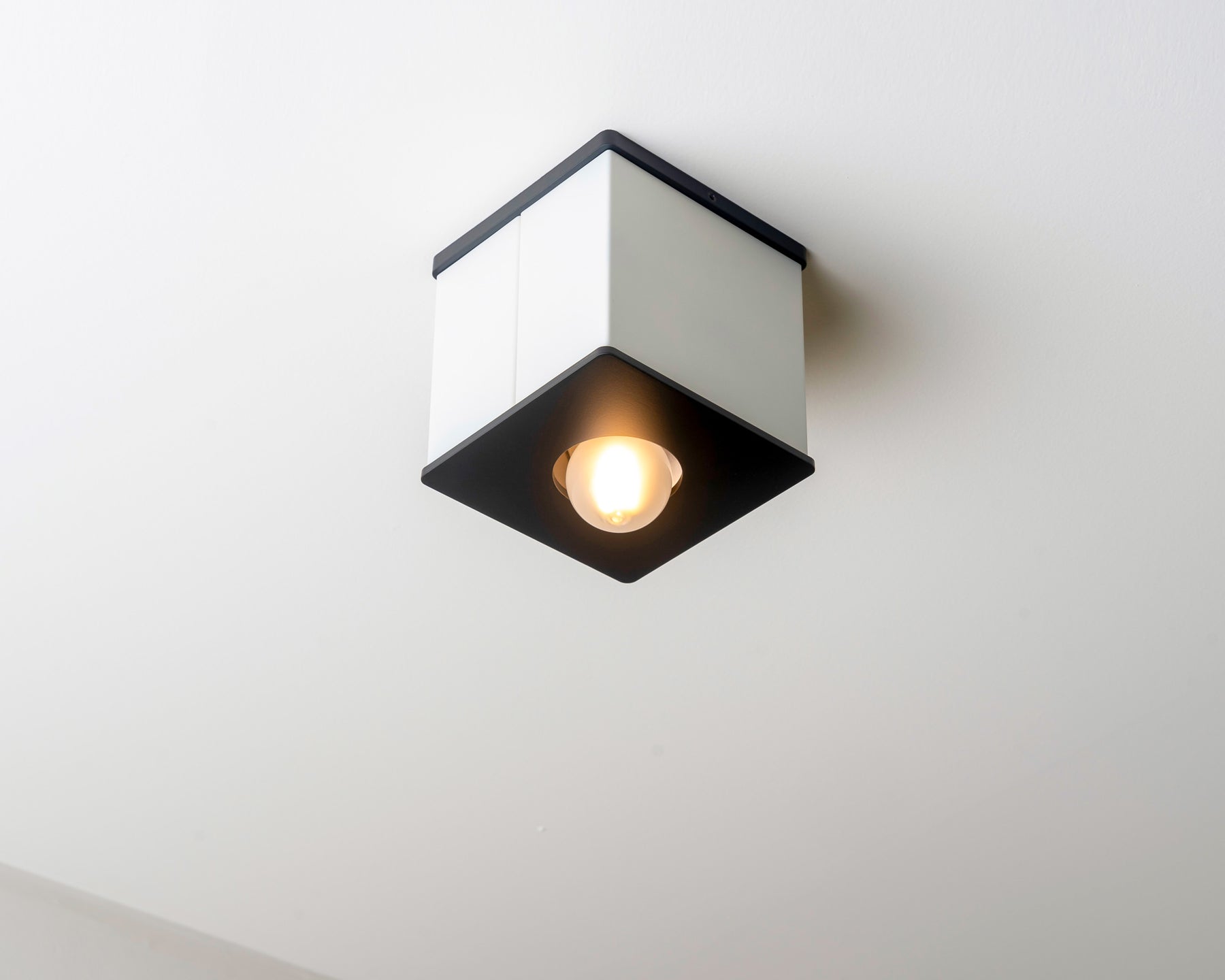 Dunn Tetra I Flush Mount | DSHOP