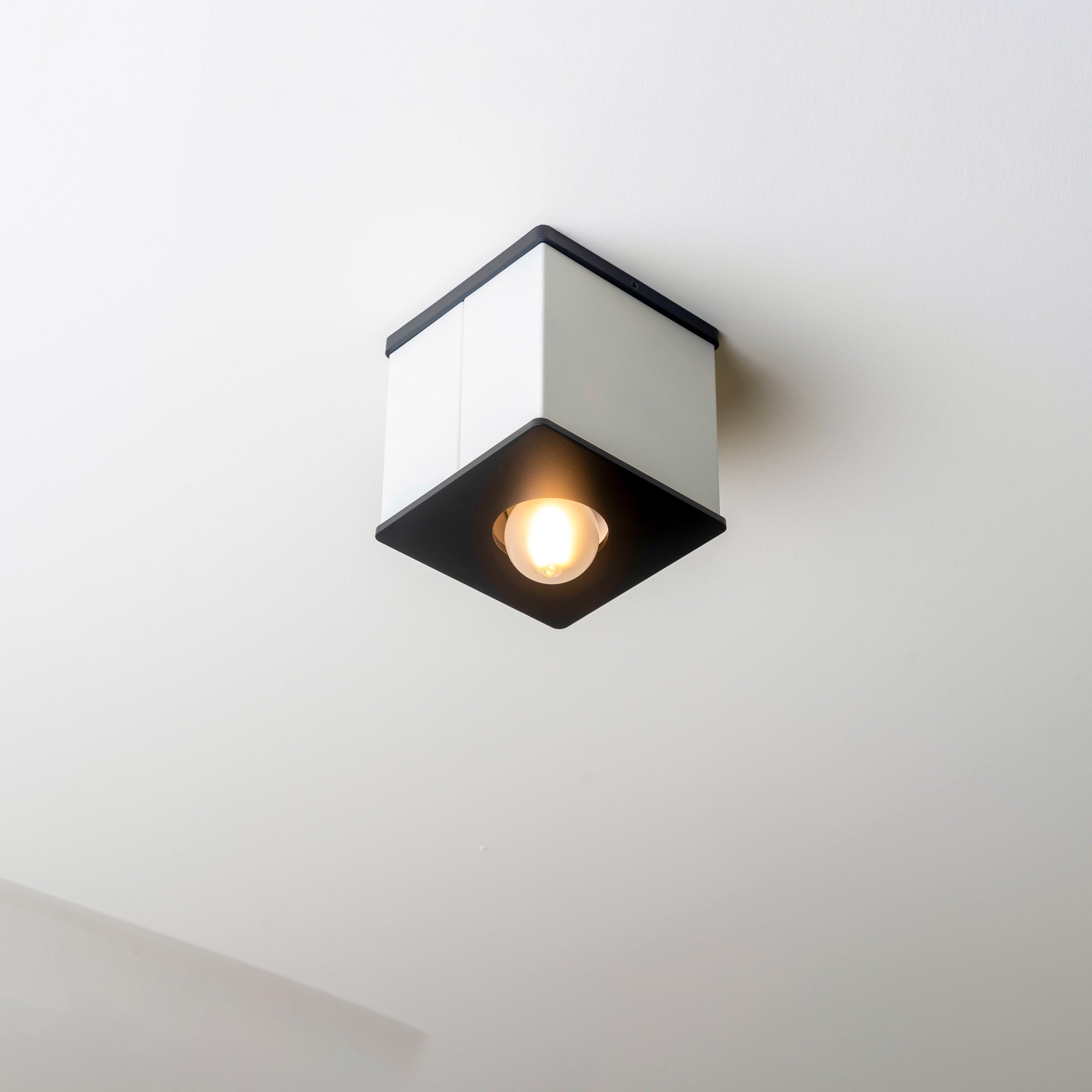 Dunn Tetra I Flush Mount | DSHOP