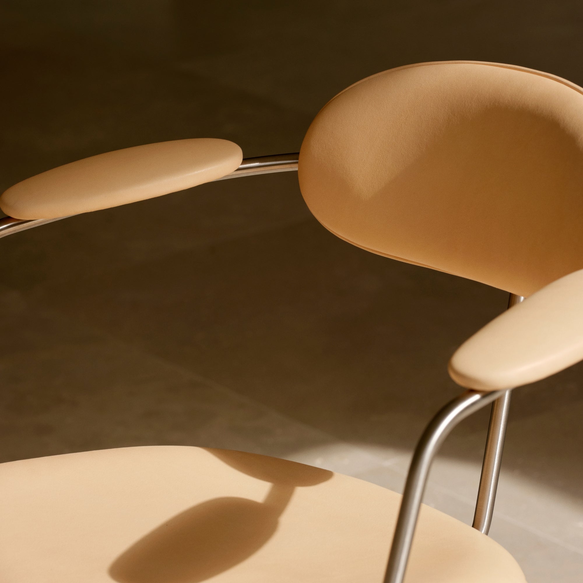 modern dresser chair CH621 Swivel Chair | Carl Hansen & Søn