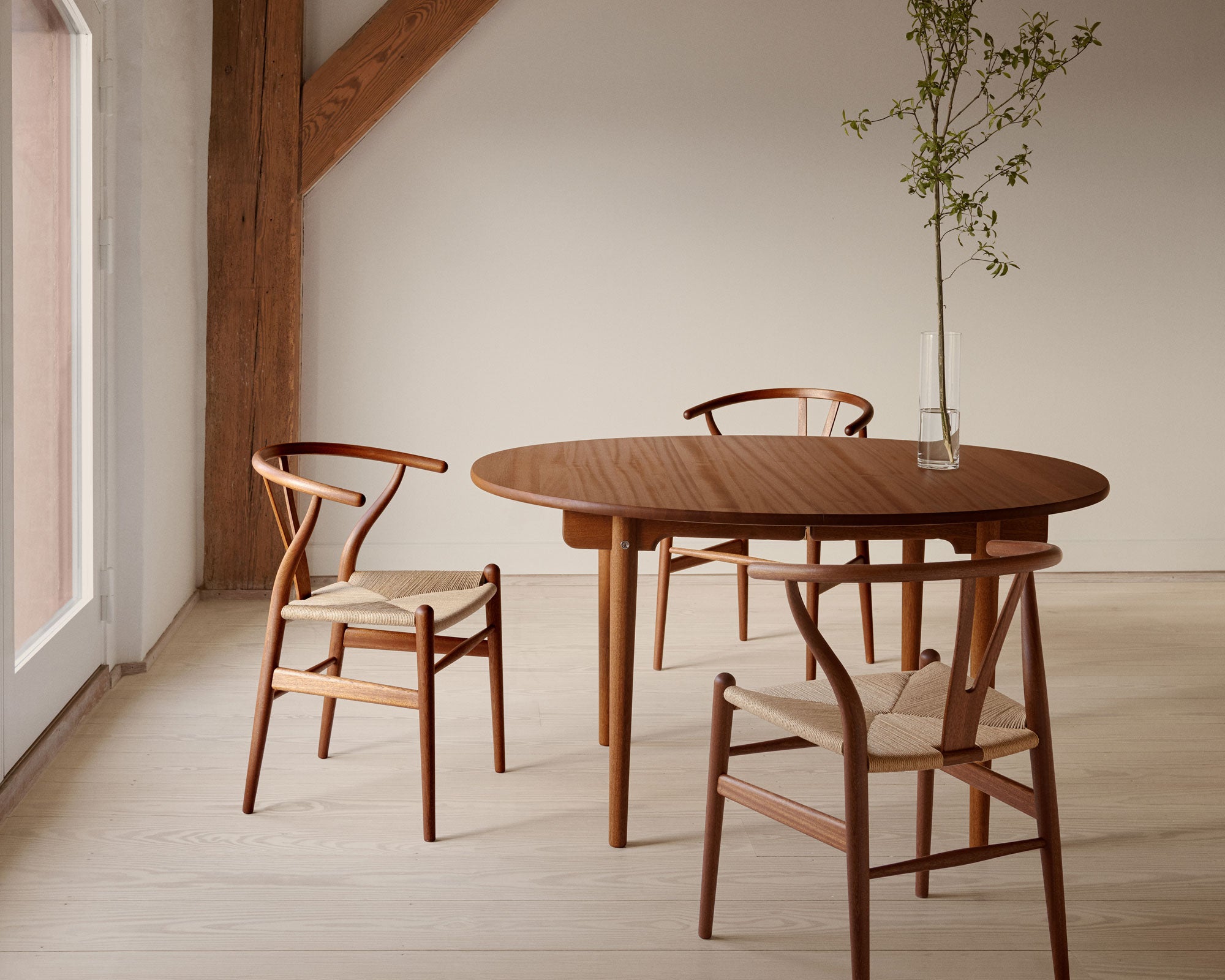ダイニングテーブル Hans J Wegner, Carl Hansen & Son Carl Hansen & Son CH337 Small Oval Dining Table by Hans Wegner | DSHOP
