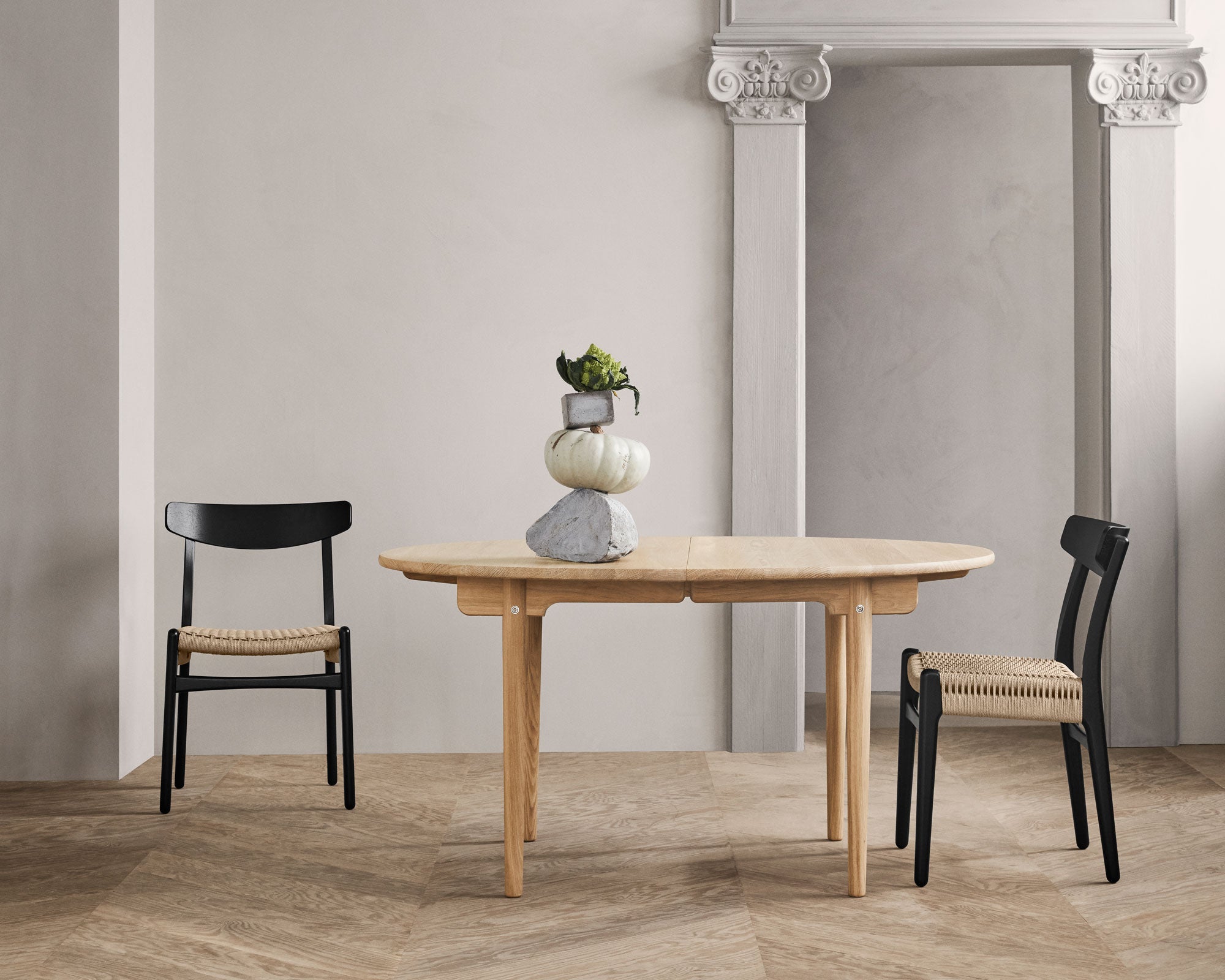 Carl Hansen & Son CH337 Small Oval Dining Table by Hans Wegner | DSHOP