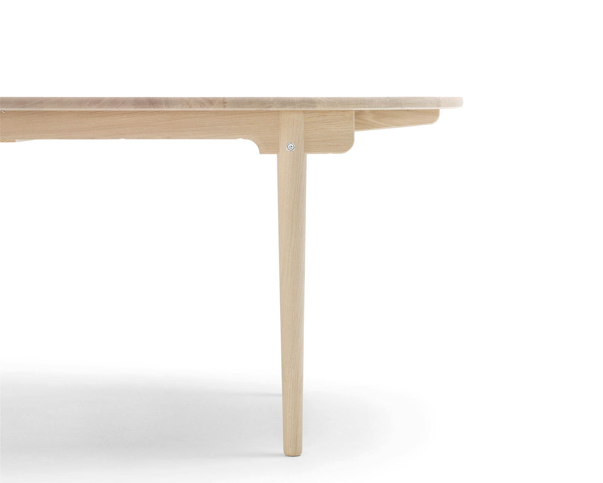 Carl Hansen & Son Oval Dining Table | DSHOP