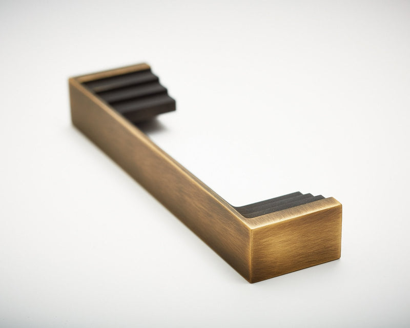 Step-01 Handle in Antique Brass | DSHOP