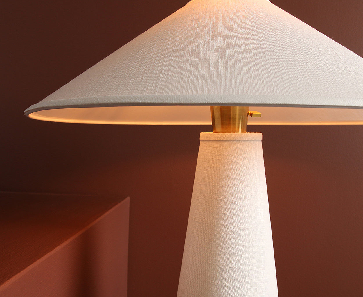 Contemporary Table Lamp | DSHOP