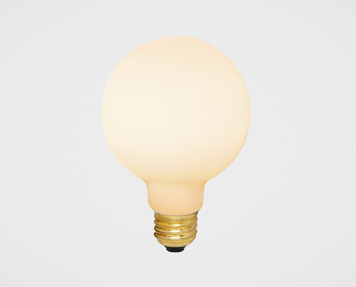 3.125 Globe Antique Style LED by Studio Dunn DSHOP