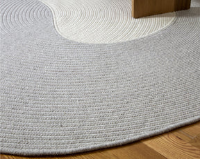 Curved Wool Rug | DSHOP