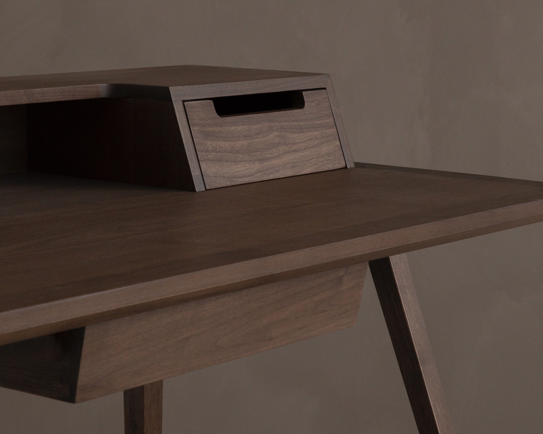 Matthew Hilton Desk | DSHOP