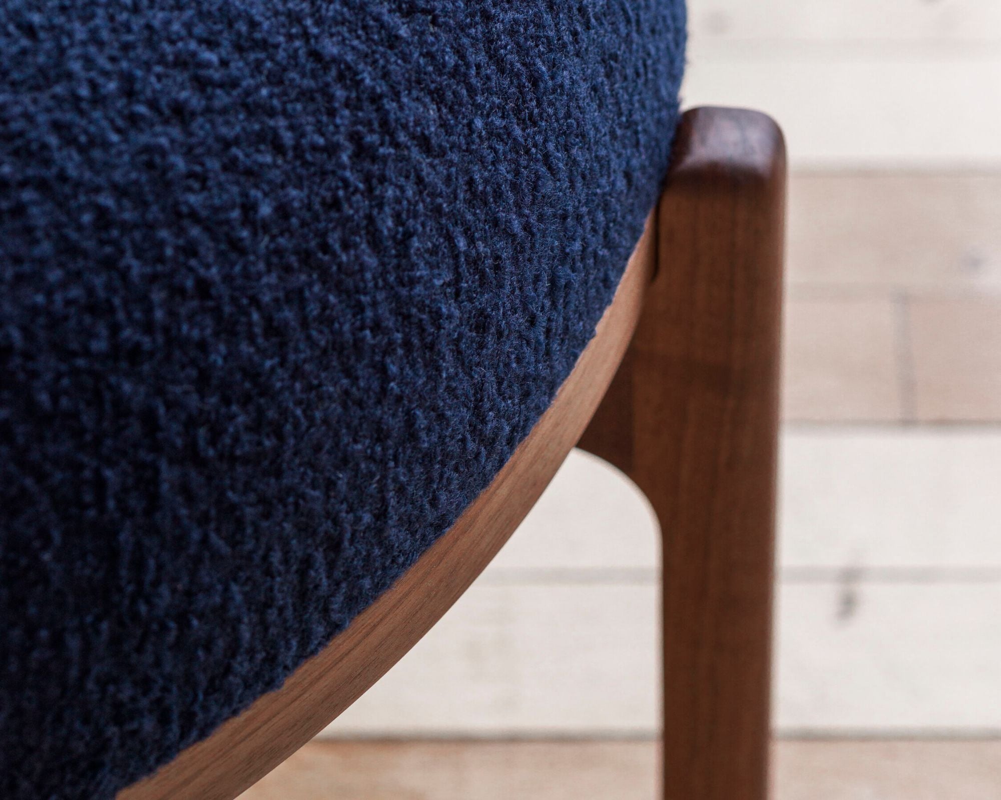 RF1903F Sideways Footstool